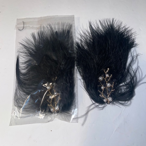 NWOT 2 Feather Hair Clips Women Girl Fascinators Hair Barrettes Headpiec Pearl - Picture 2 of 6